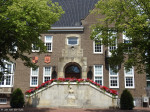 Gemeentehuis en oorlogsmonument